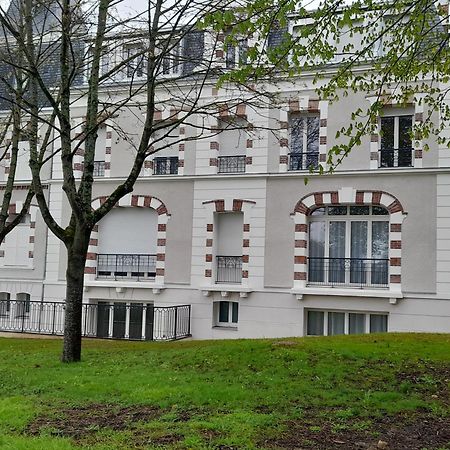 Appart Dans Petit Chateau En Centre Ville Lagny Buitenkant foto